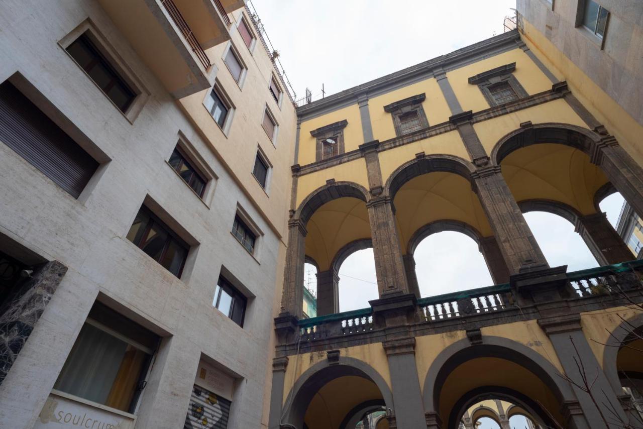ホテル Toledo3 ナポリ エクステリア 写真